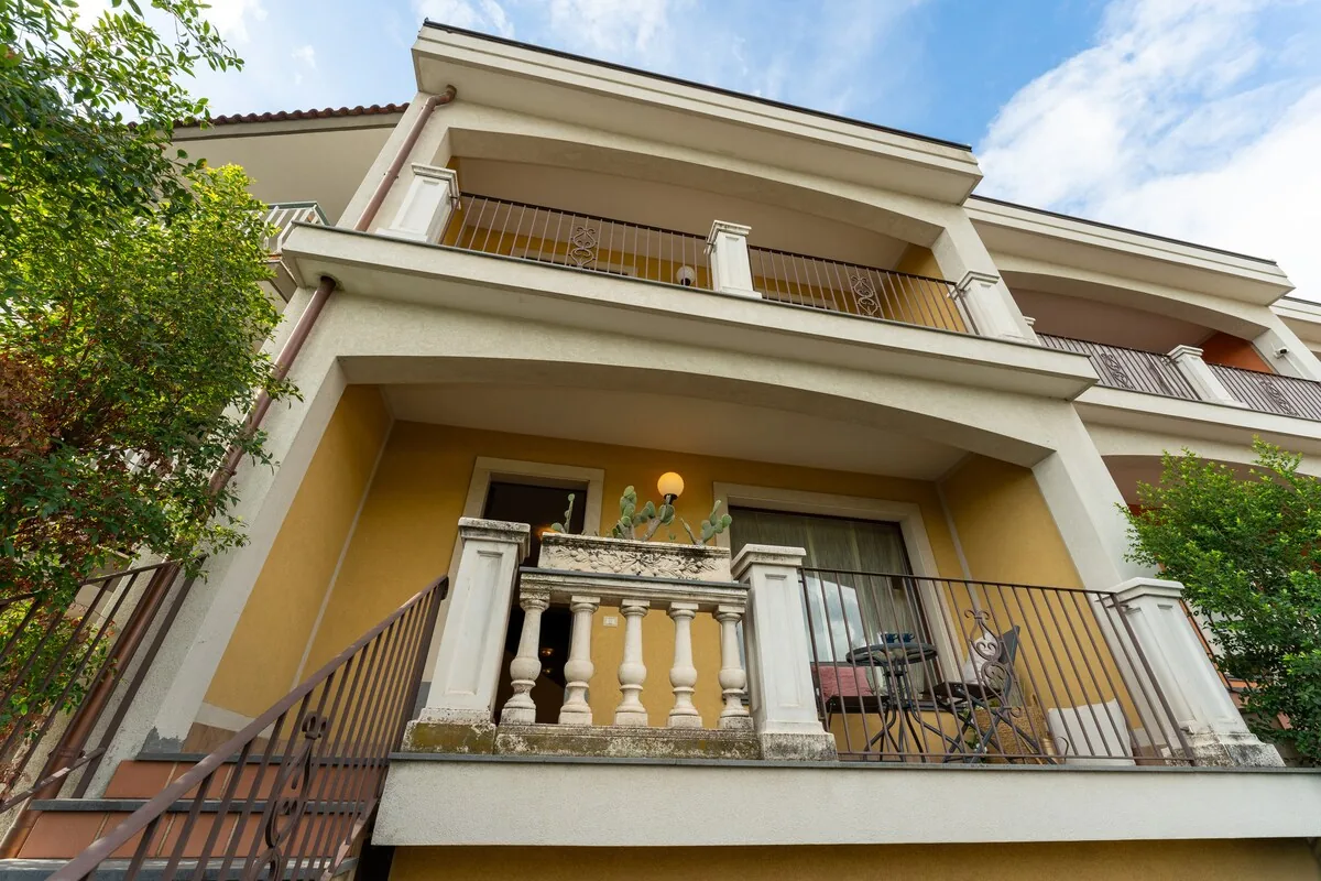 Camera con bagno privato — HARMONY HOUSE, Catania (Sicilia) (foto 34)