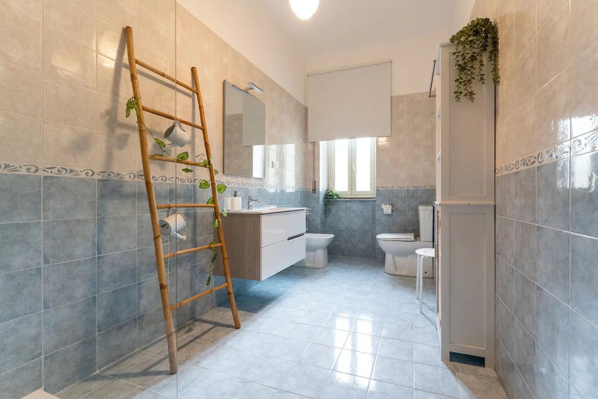 Camera con bagno privato — HARMONY HOUSE, Catania (Sicilia) (foto 35)