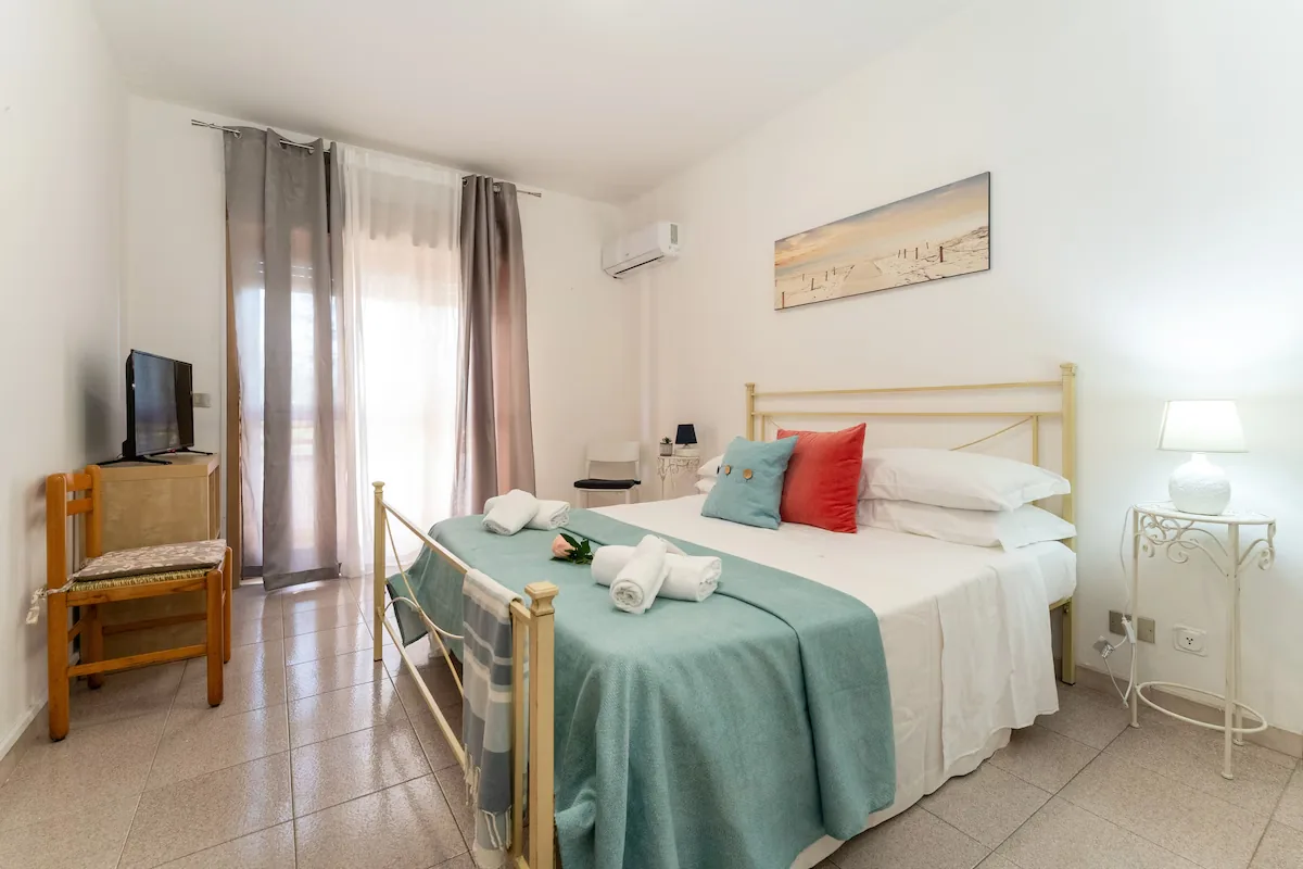 Camera con bagno privato — HARMONY HOUSE, Catania (Sicilia) (foto 36)